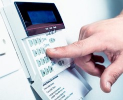 giriş-çıxışa nəzarət etmək üçün